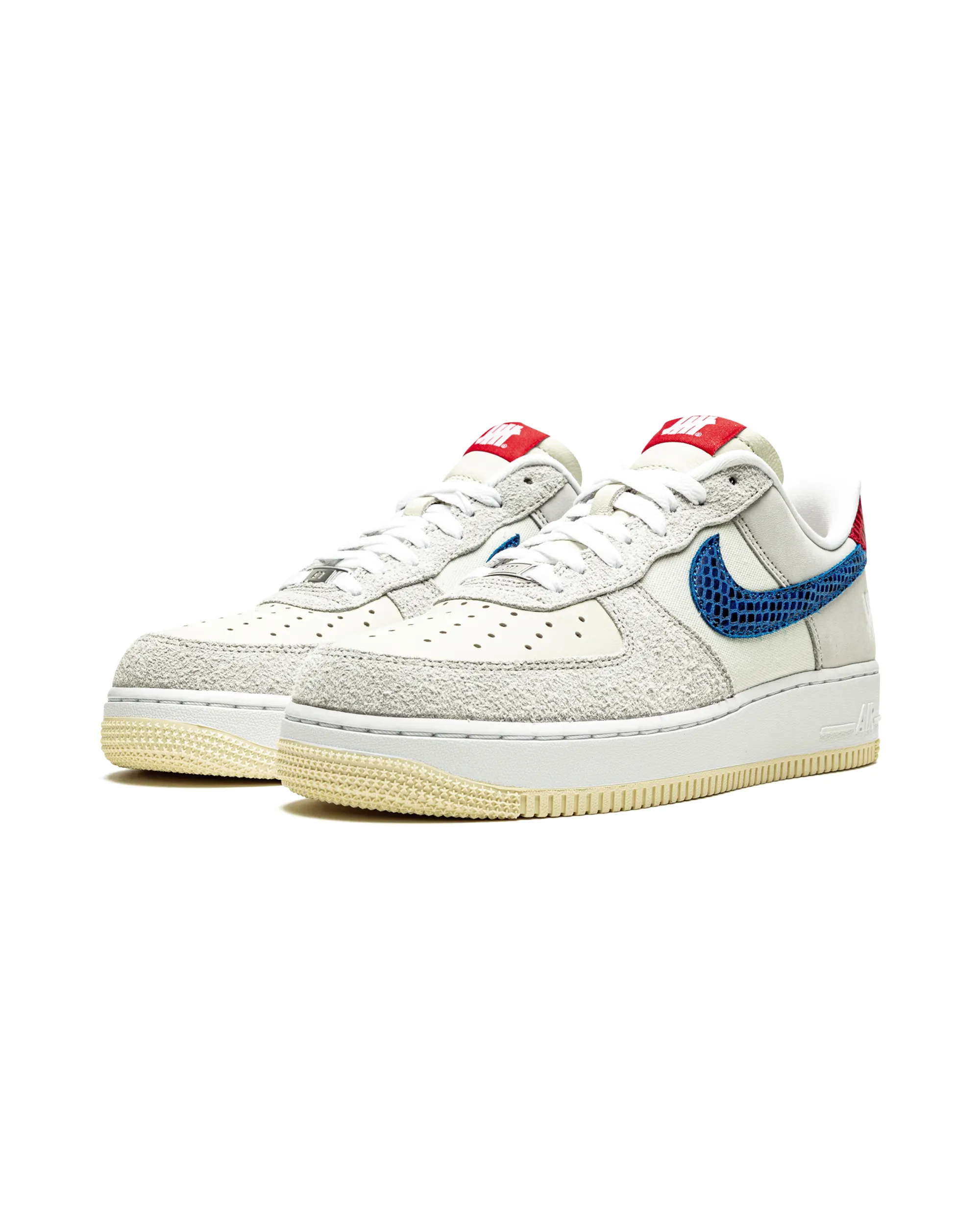 Skater Fit Nike Air Force 1 Low SP Undefeated 5 On It Dunk vs. AF1