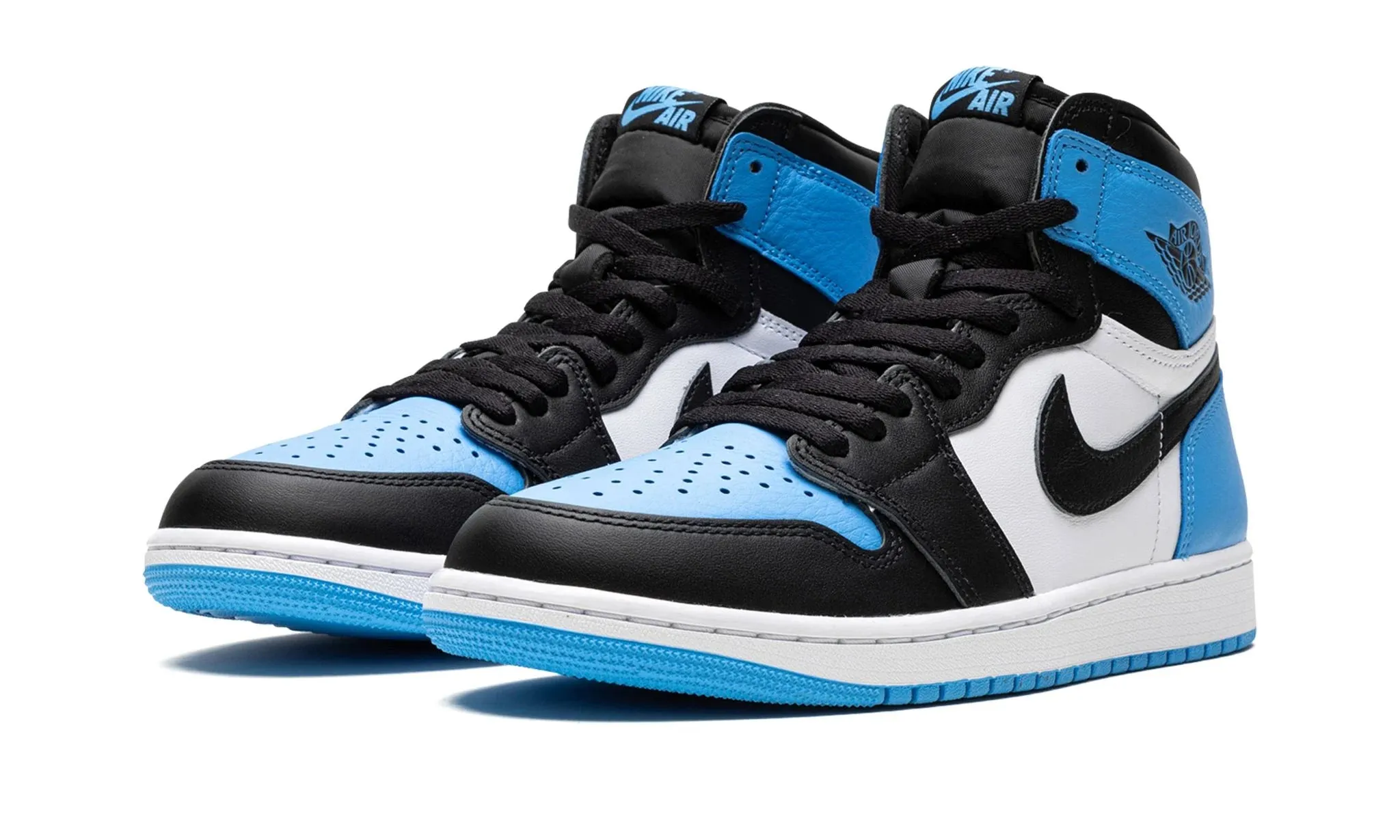Sleek cushioning Air Jordan 1 High OG 'UNC Toe'