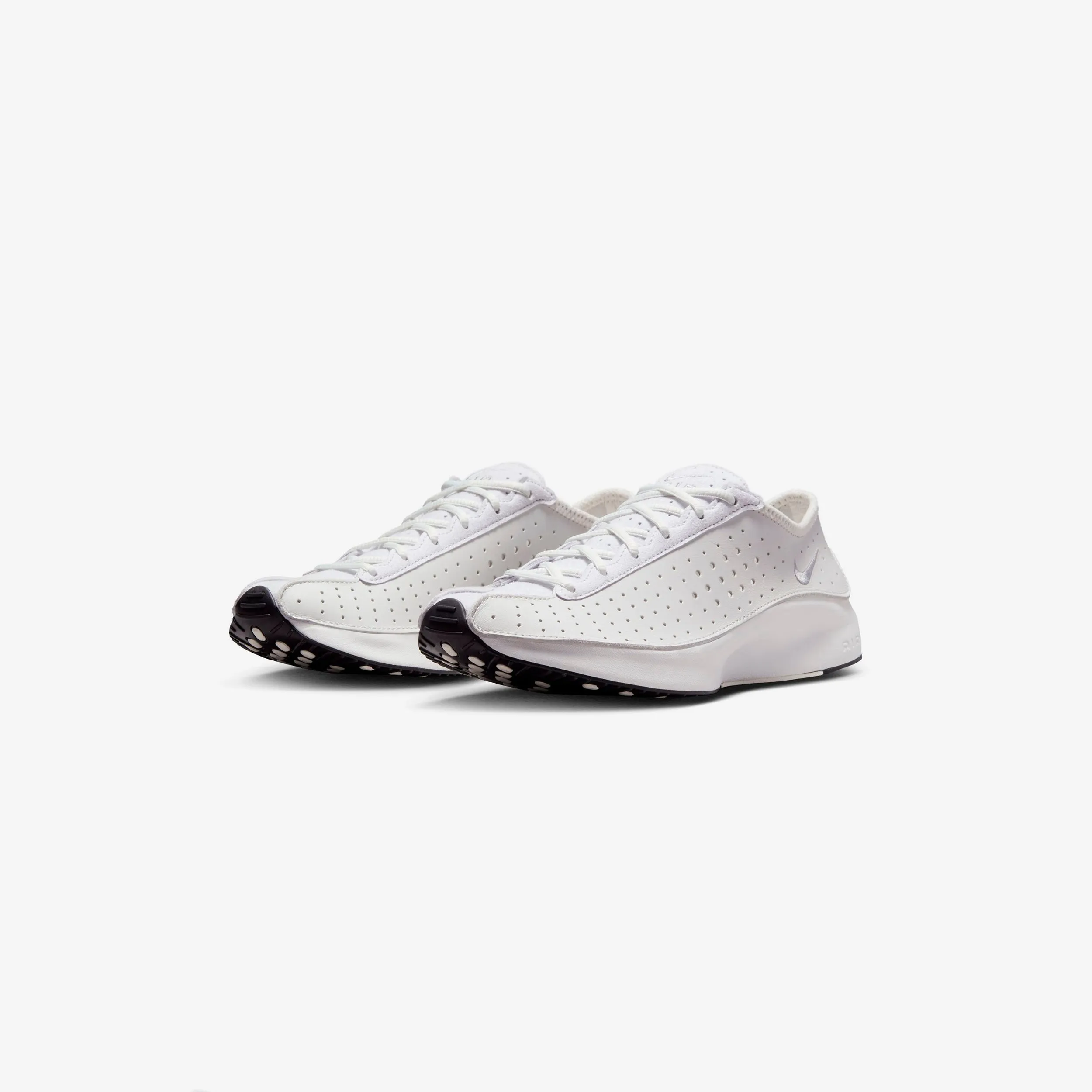Sleek modern Wmns Air Superfly