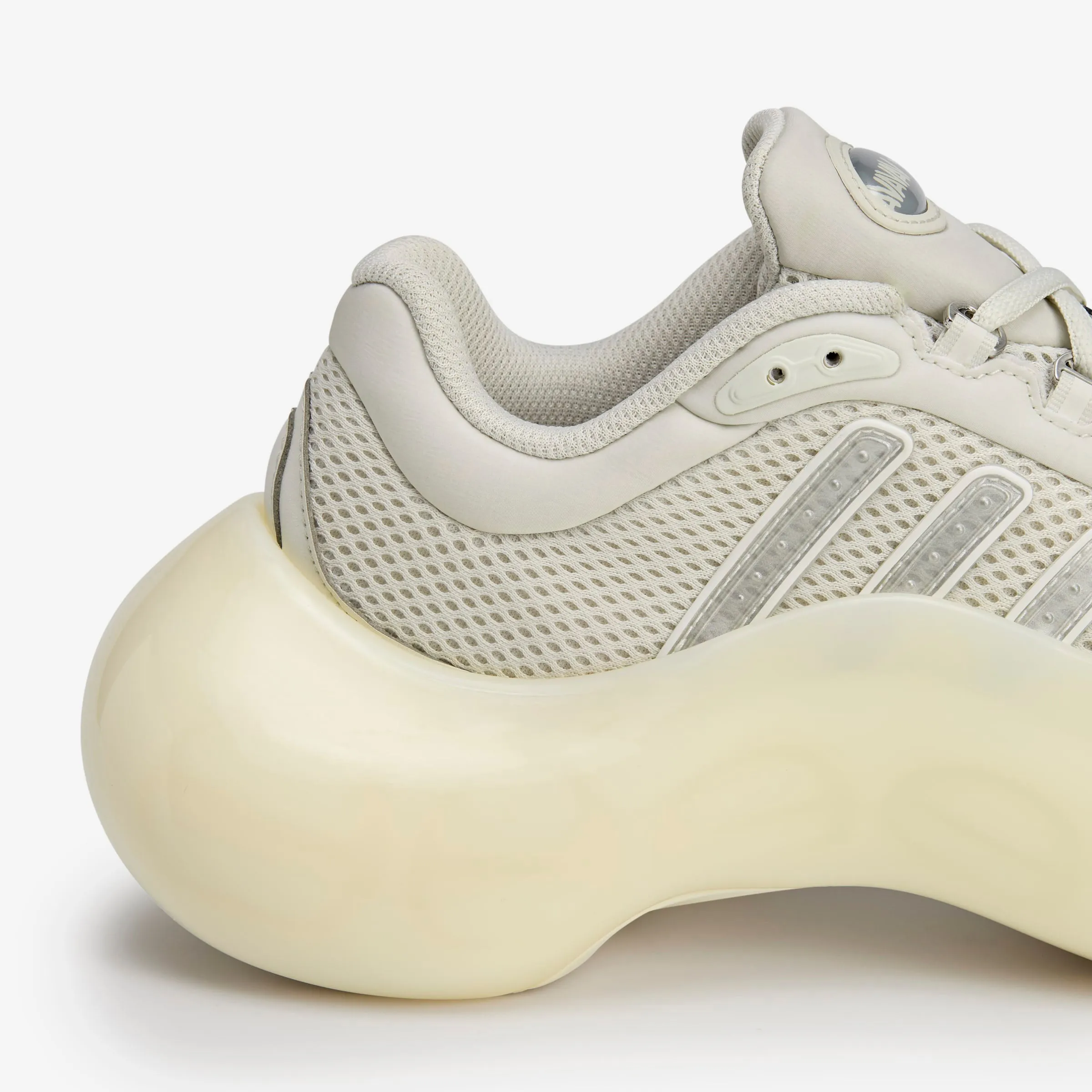 Sleek Style Wmns Megaride Moonrubber x Avavav
