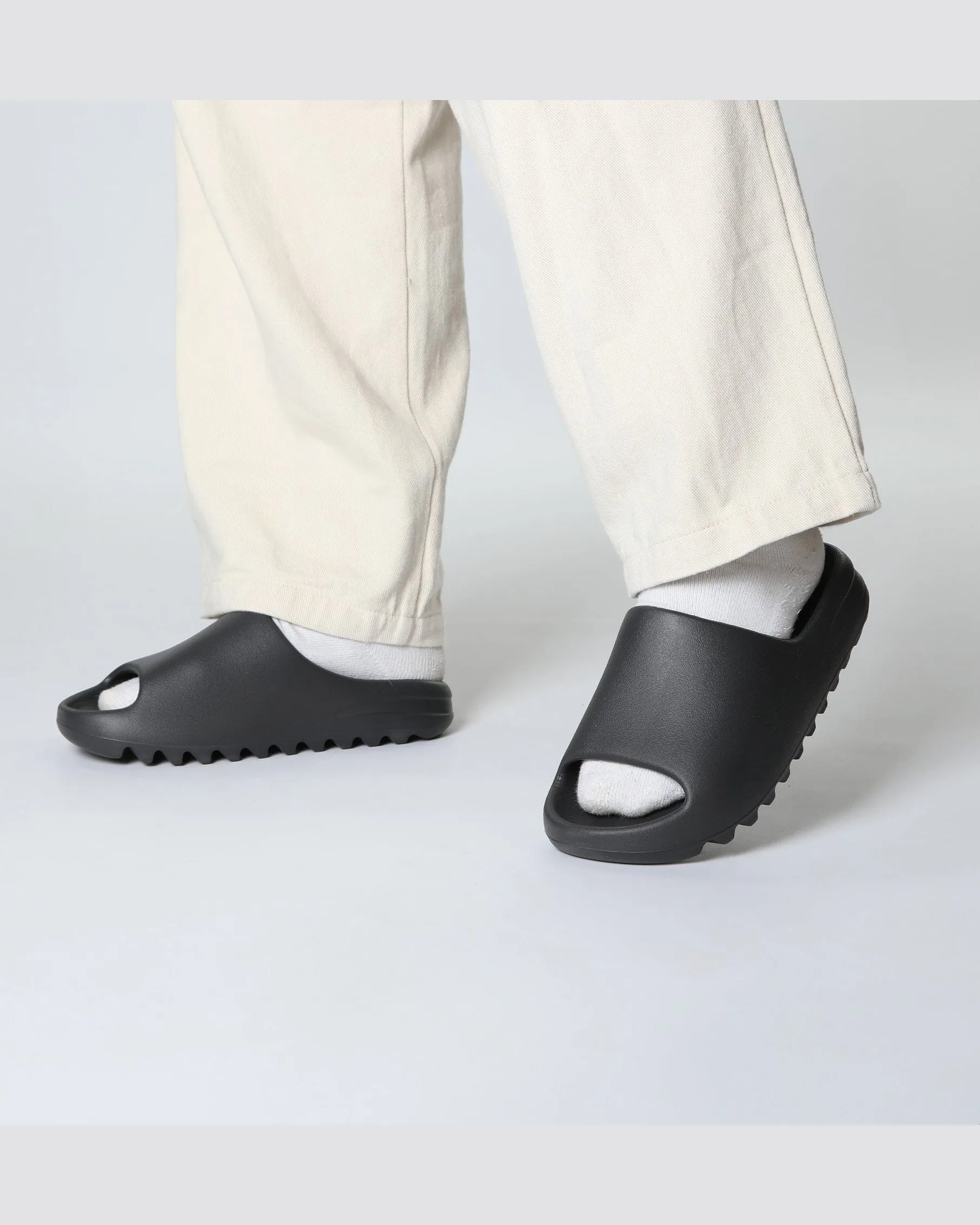 Soft Interior Lining Design Concept Yeezy Slide Onyx