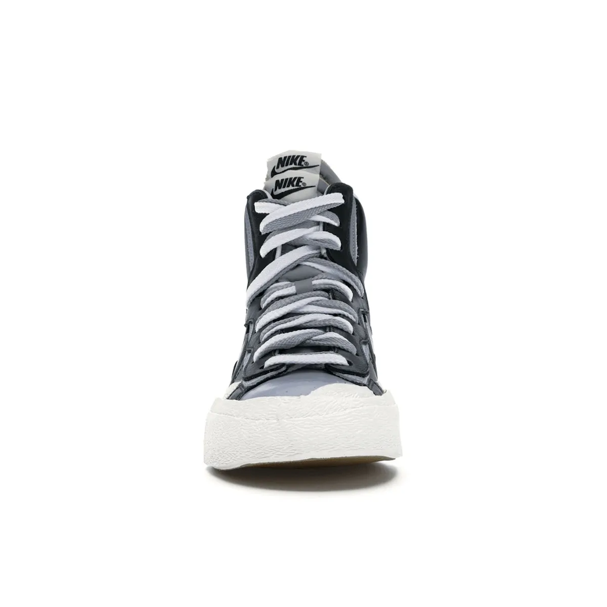 Soft Motion Step Glide Nike Blazer Mid sacai Black Grey
