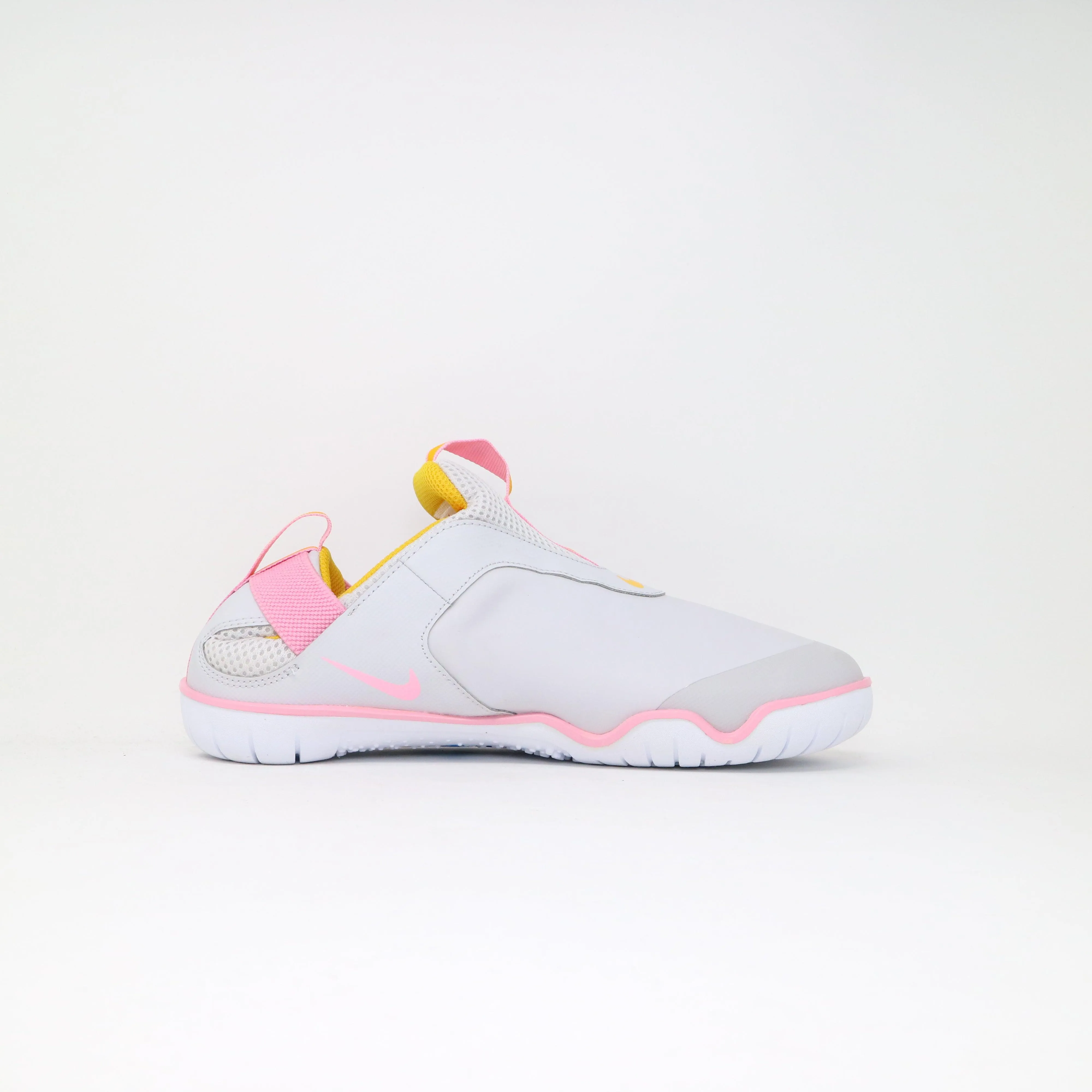 Soft Outer Layer Material Design Women's Nike Zoom Pulse - Vast Grey