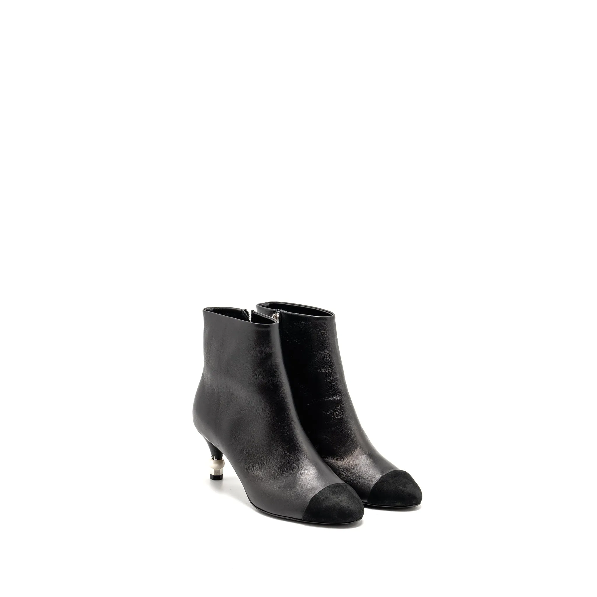 Soft Shield Chanel Size 37 Interlocking Boots Letter/Pearl Leather Black