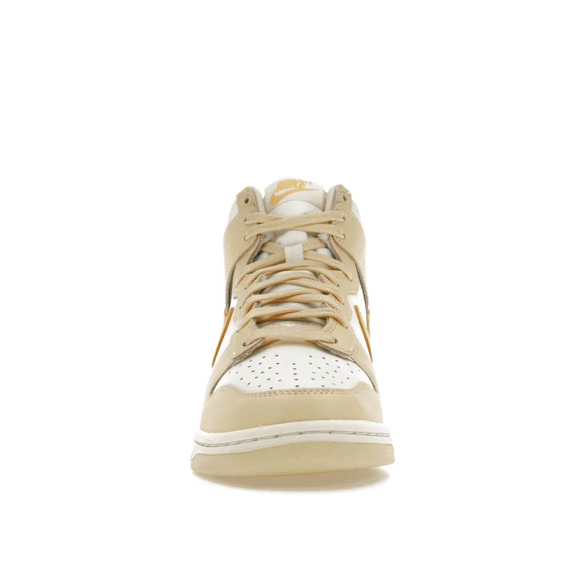 Soft Walk Step Nike Dunk High Pale Vanilla Topaz Gold