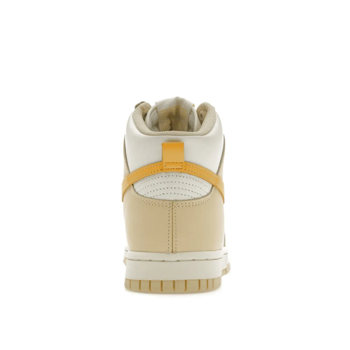 Soft Walk Step Nike Dunk High Pale Vanilla Topaz Gold