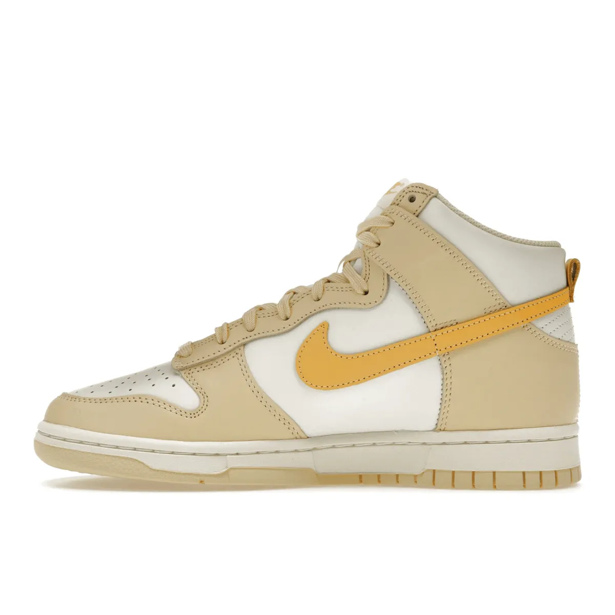 Soft Walk Step Nike Dunk High Pale Vanilla Topaz Gold