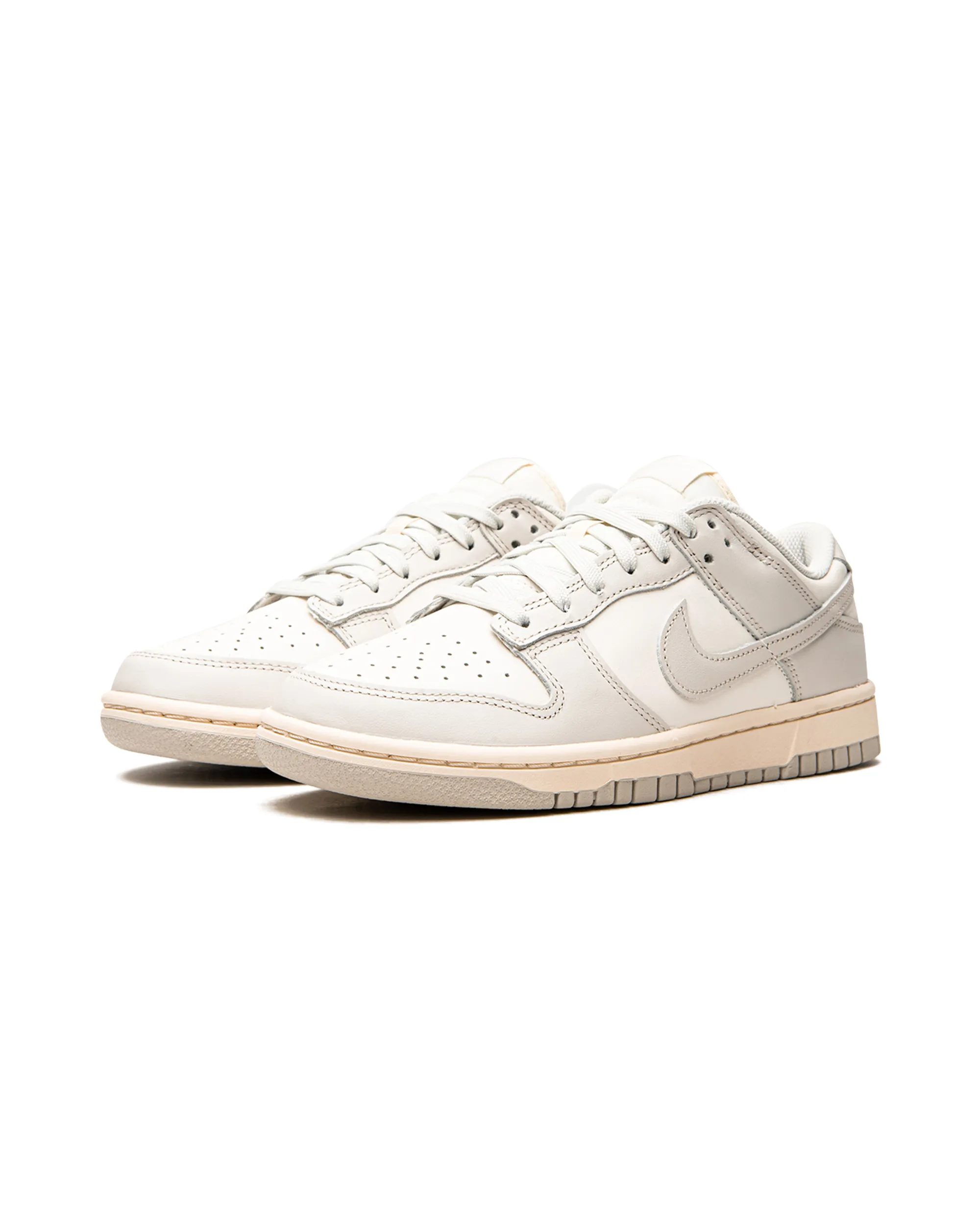 Soft Walk Step Nike Dunk Low Sail Light Bone (Women's)