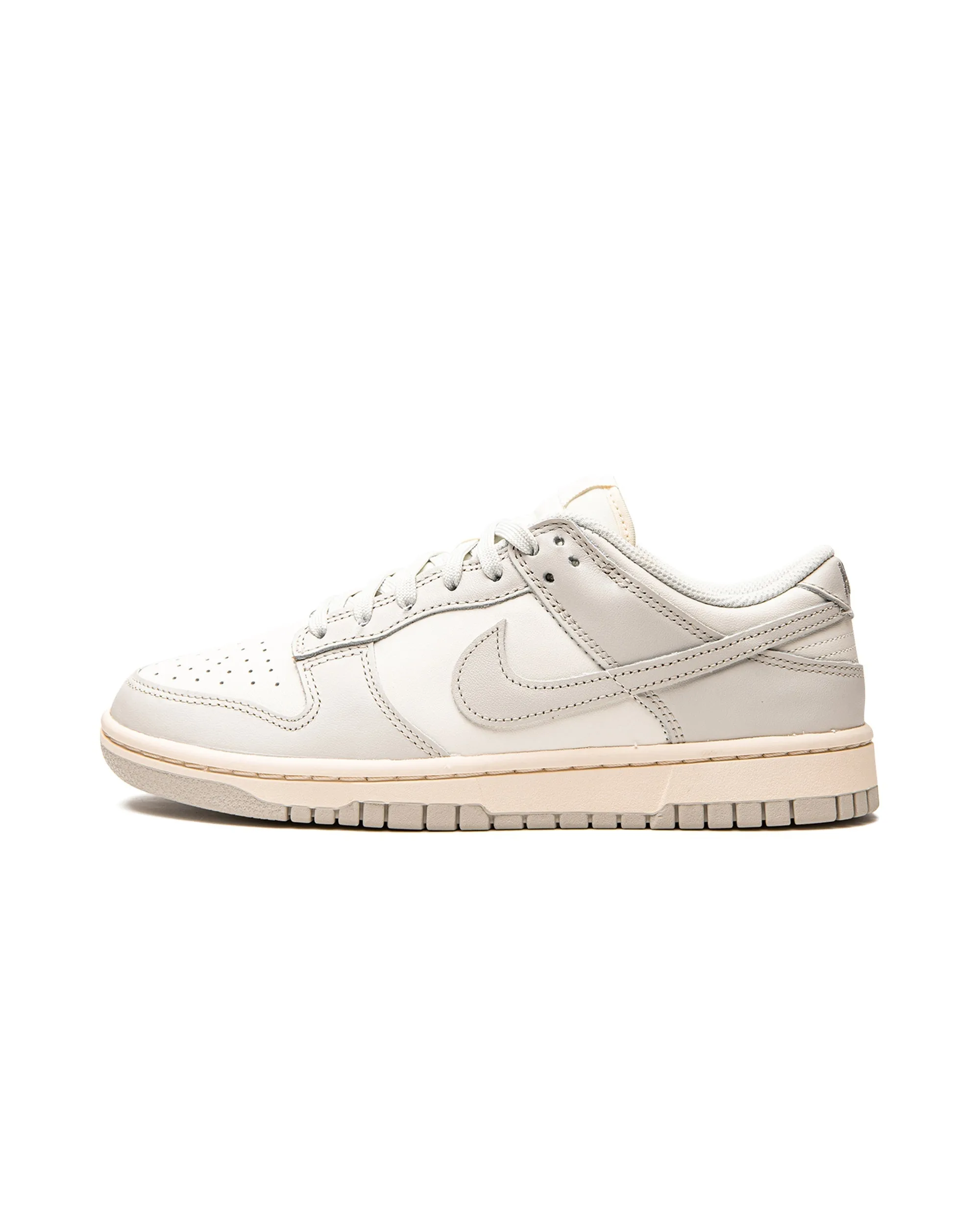 Soft Walk Step Nike Dunk Low Sail Light Bone (Women's)