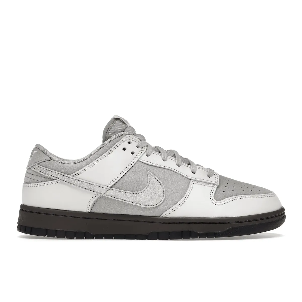 Soft Walk-Step-Out Nike Dunk Low Ironstone