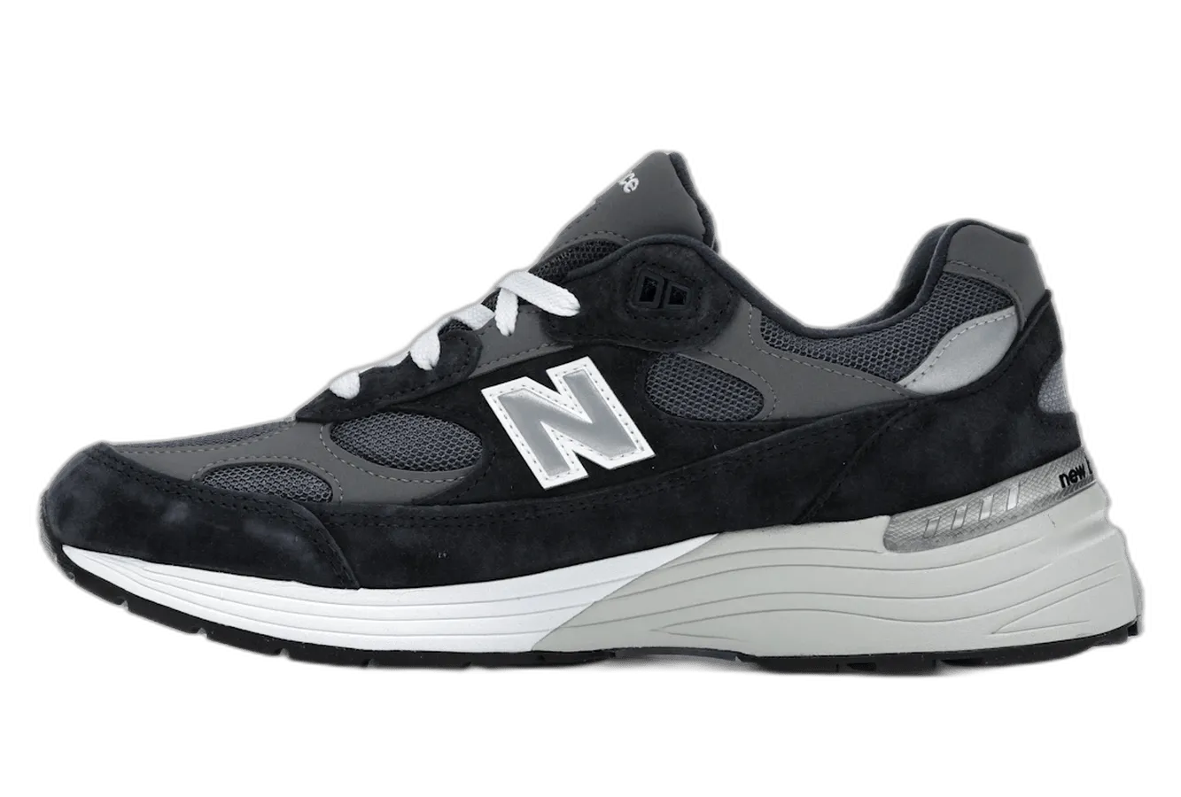 Sporty Appearance New Balance 992 Navy Grey