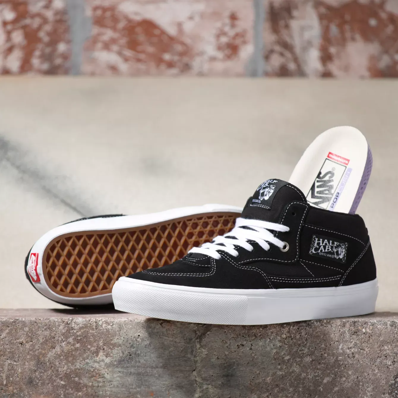 Step Secure Vans Skate Sk8-Hi Shoe - Black/White