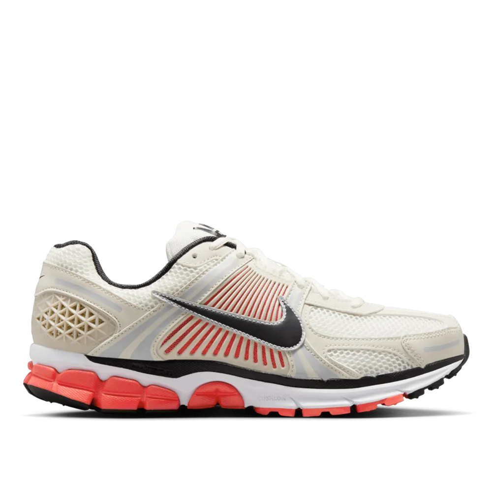 Street cushioning Nike Men's Zoom Vomero 5 Shoes