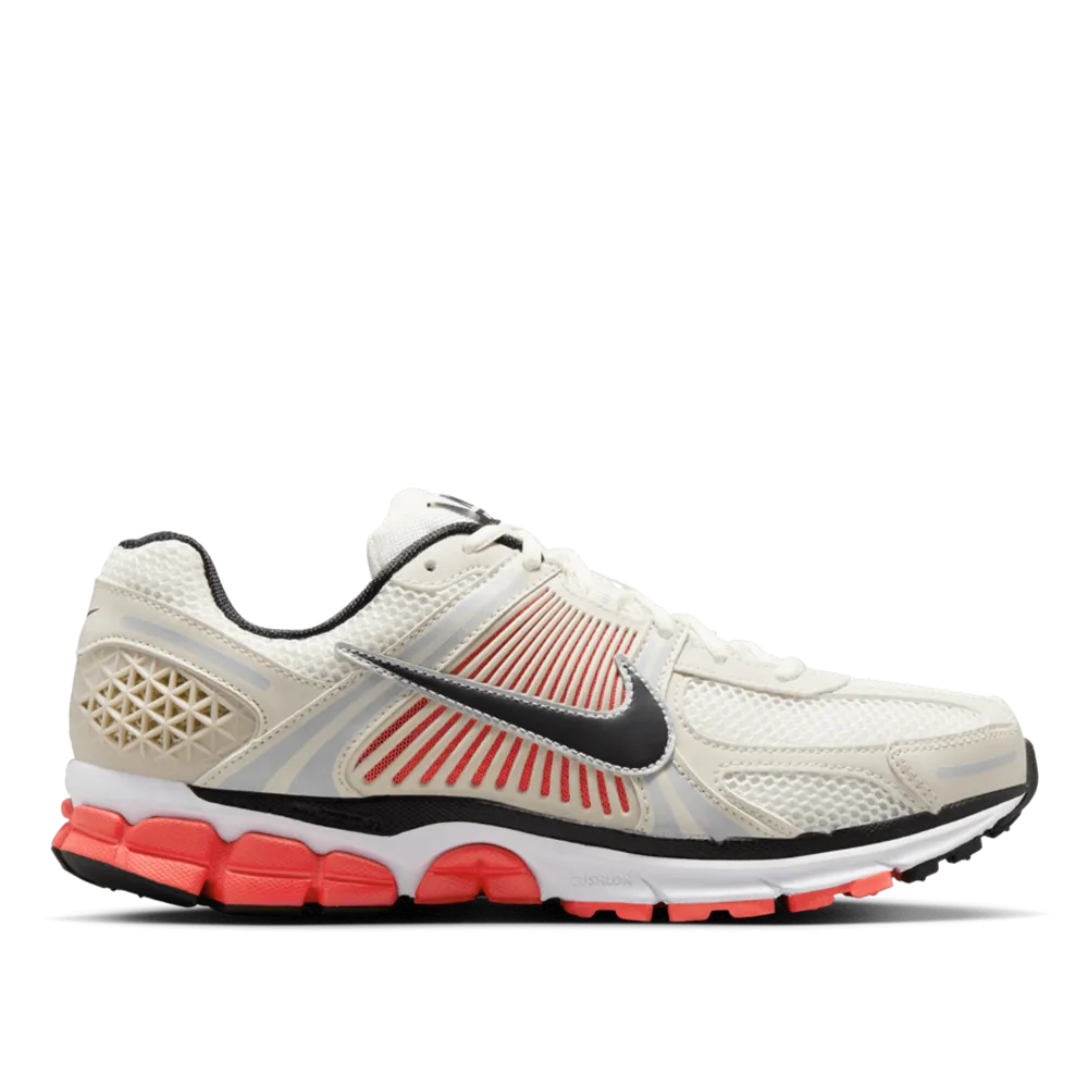 Street cushioning Nike Men's Zoom Vomero 5 Shoes