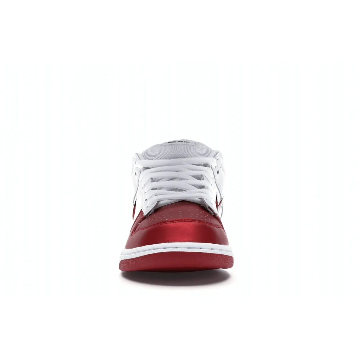 Street Path Nike SB Dunk Low Supreme Jewel Swoosh Red