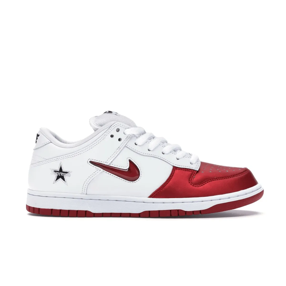 Street Path Nike SB Dunk Low Supreme Jewel Swoosh Red