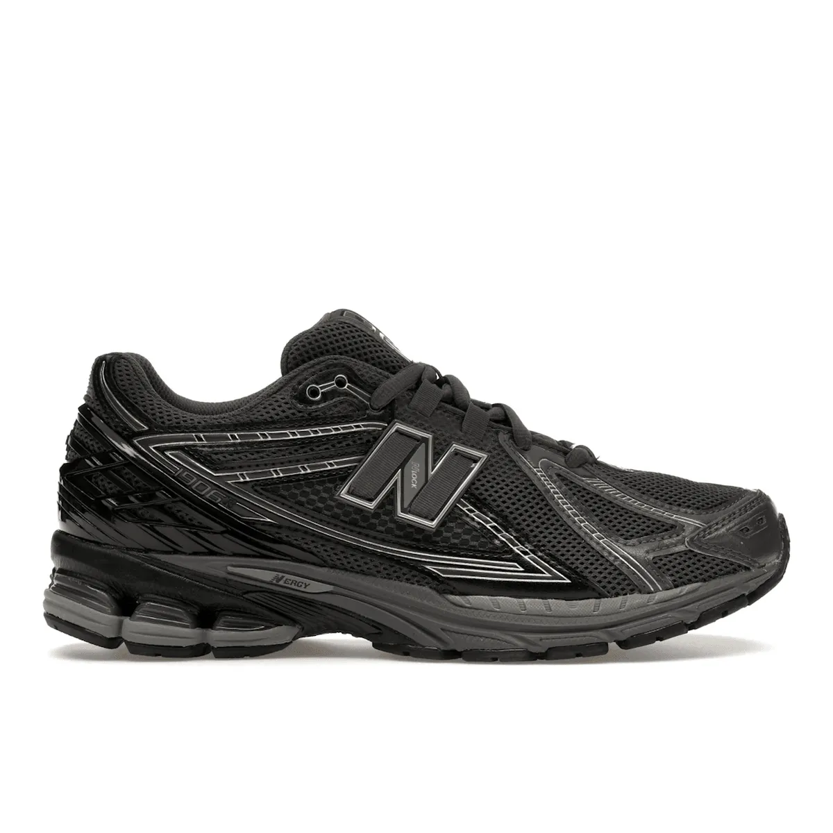 running with a backpack New Balance 1906R Magnet