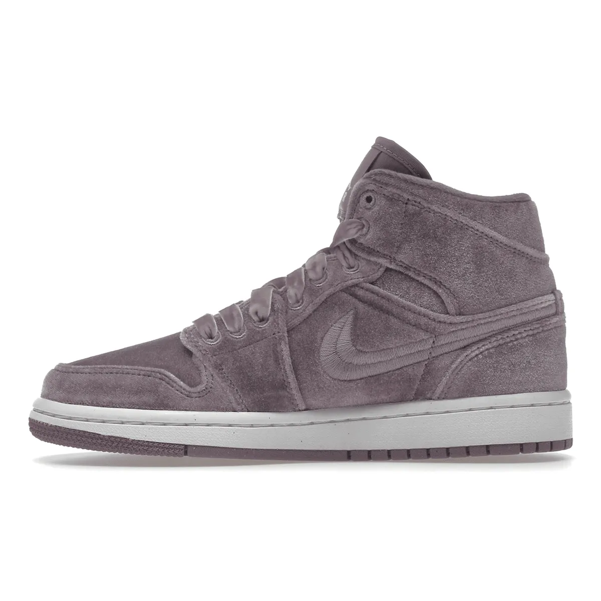 Traction Grooves Air Jordan 1 Mid SE Purple Velvet
