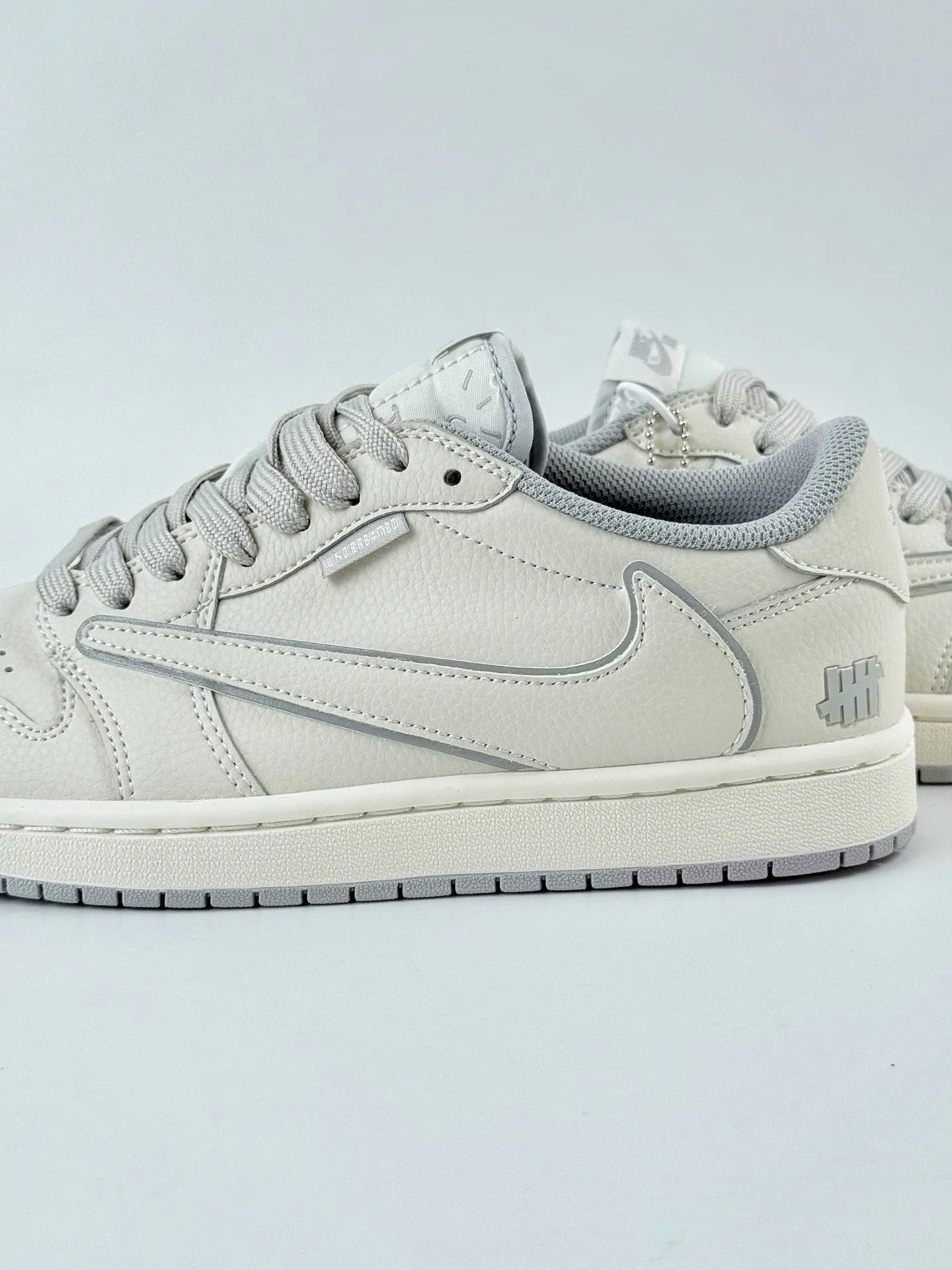 Trail Friendly Sole AJ 1 Low Travis Scott x UNDFTD Customs