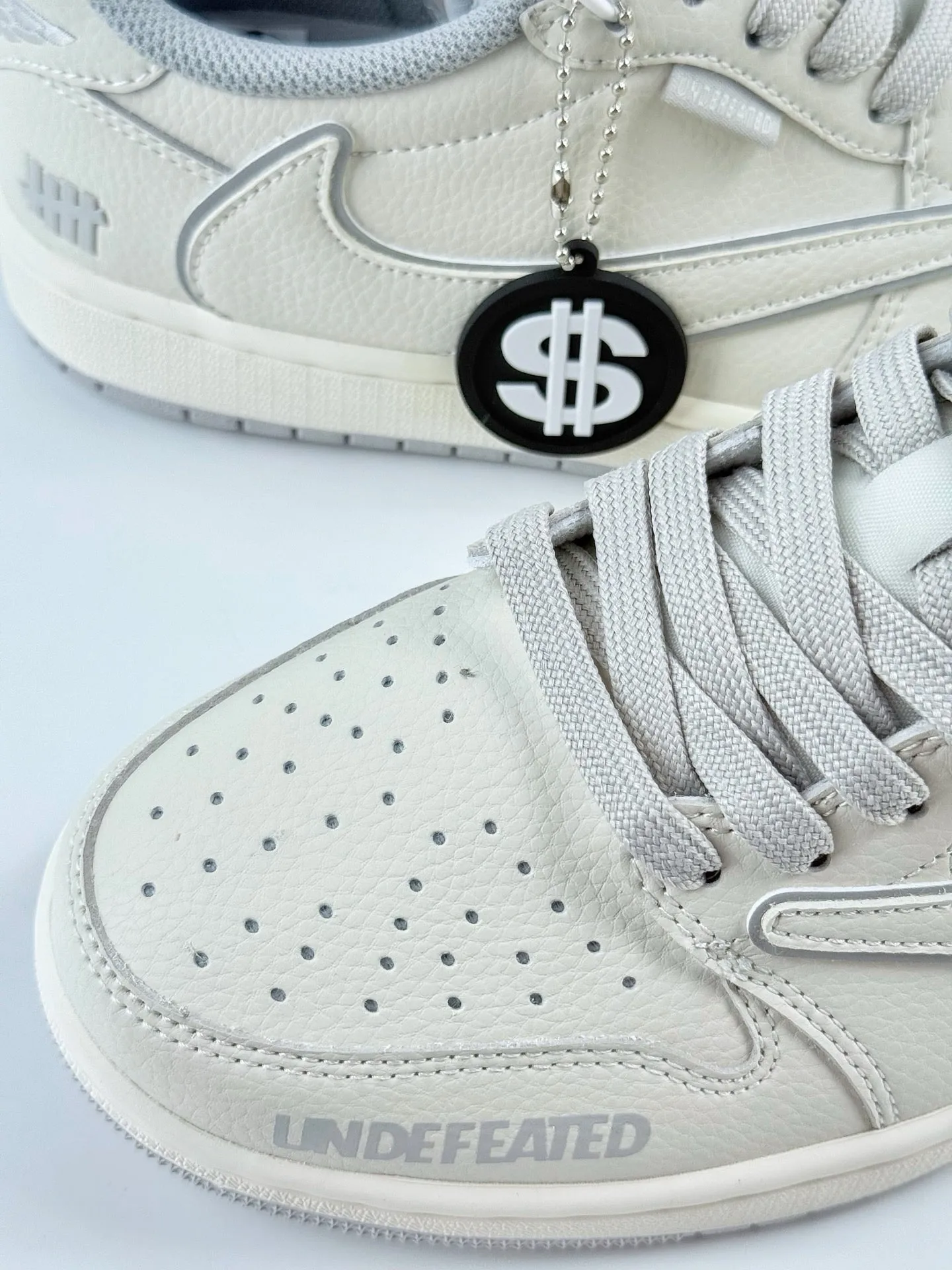 Trail Friendly Sole AJ 1 Low Travis Scott x UNDFTD Customs