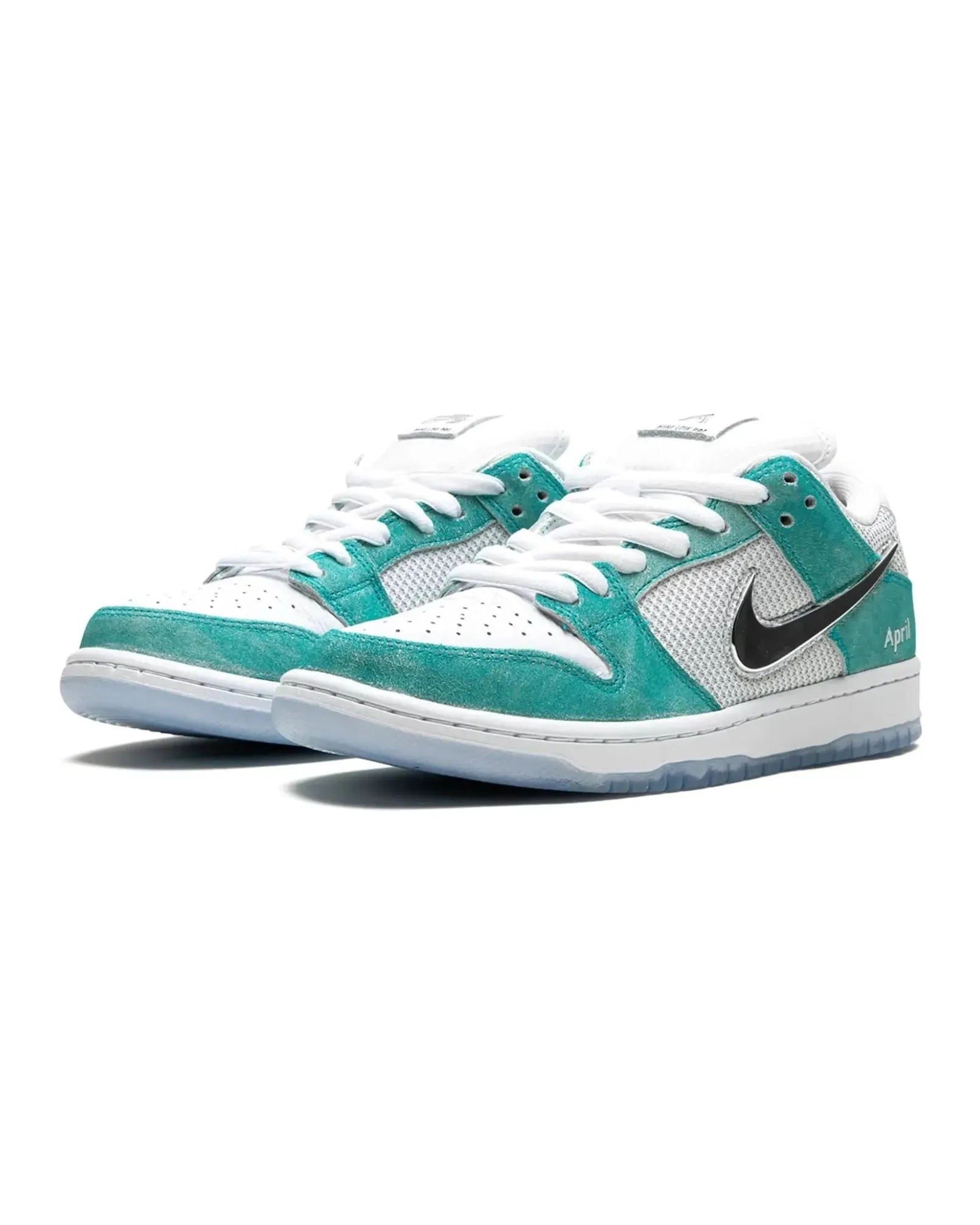 Travel Motion Nike SB Dunk Low April Skateboards