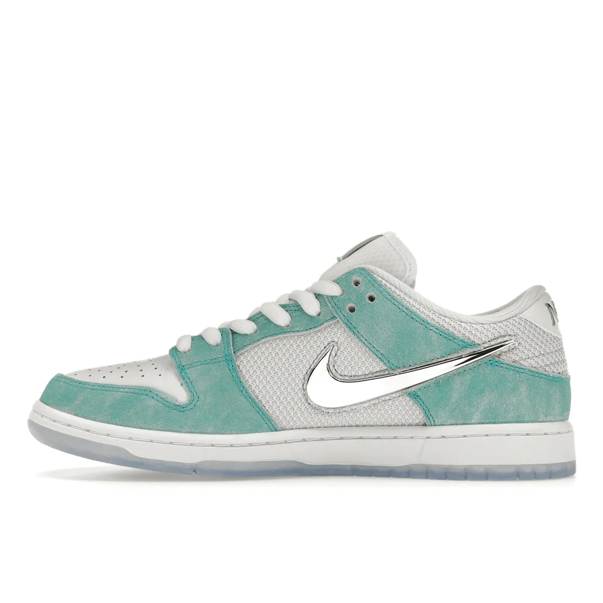 Travel Motion Nike SB Dunk Low April Skateboards