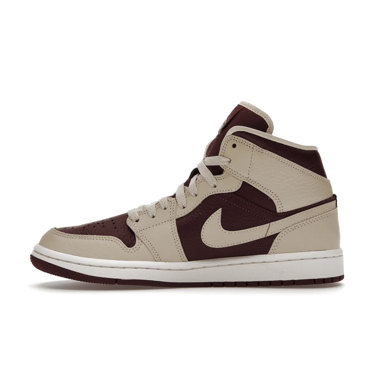 Travel Shoes Air Jordan 1 Mid SE Split Beach Cherrywood Red