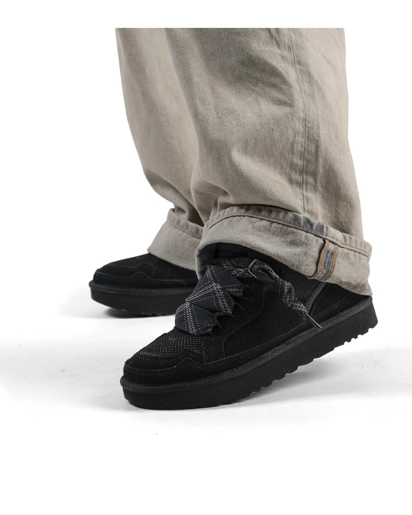 UGG Lowmel Black Odor Resistant