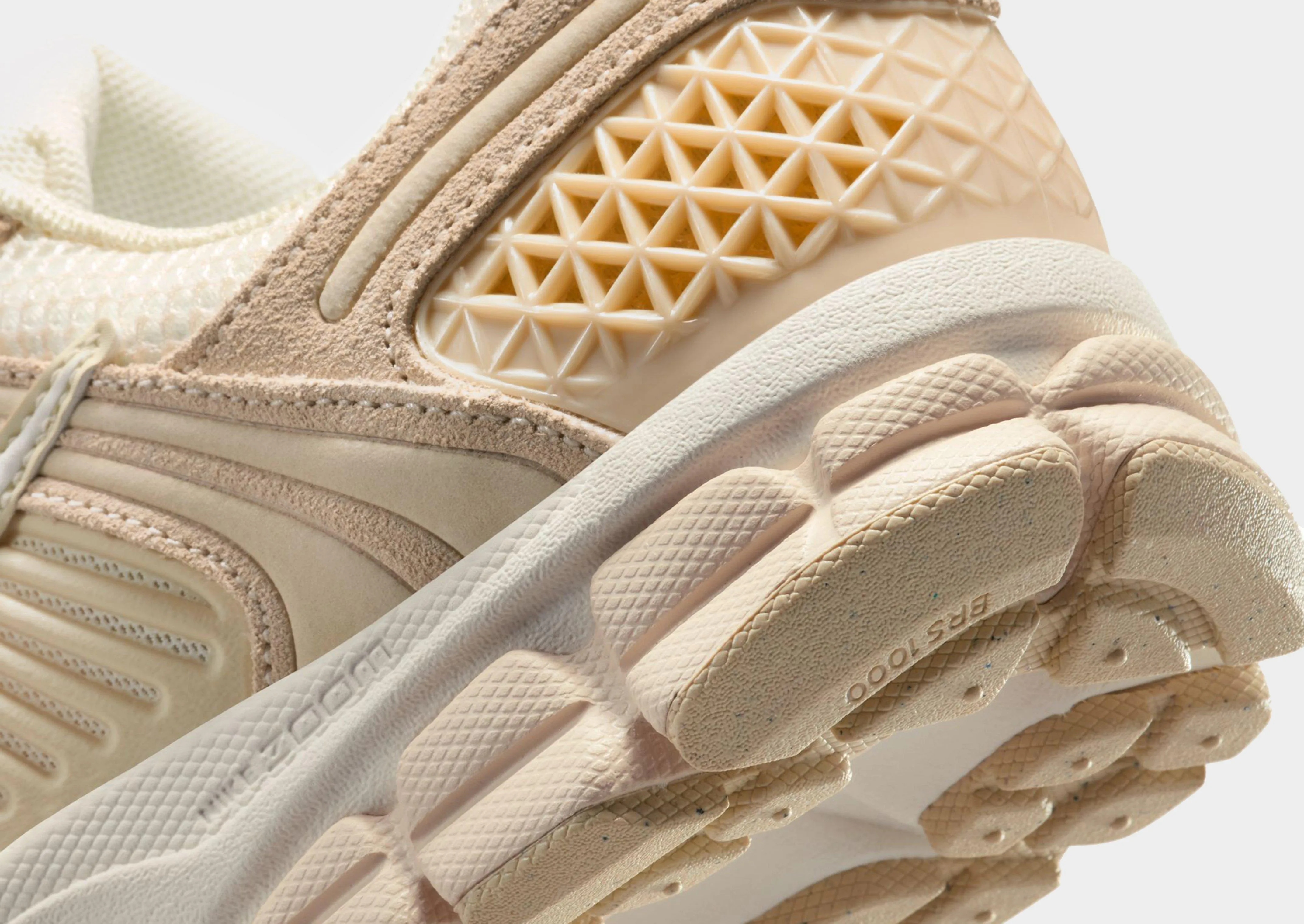 Ultra-Bounce Vomero 5 Women's