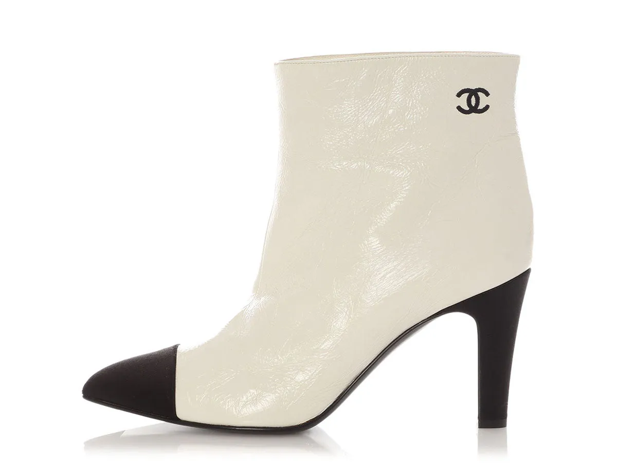 Ultra Comfort Chanel White Crinkled Patent Capped Toe Booties