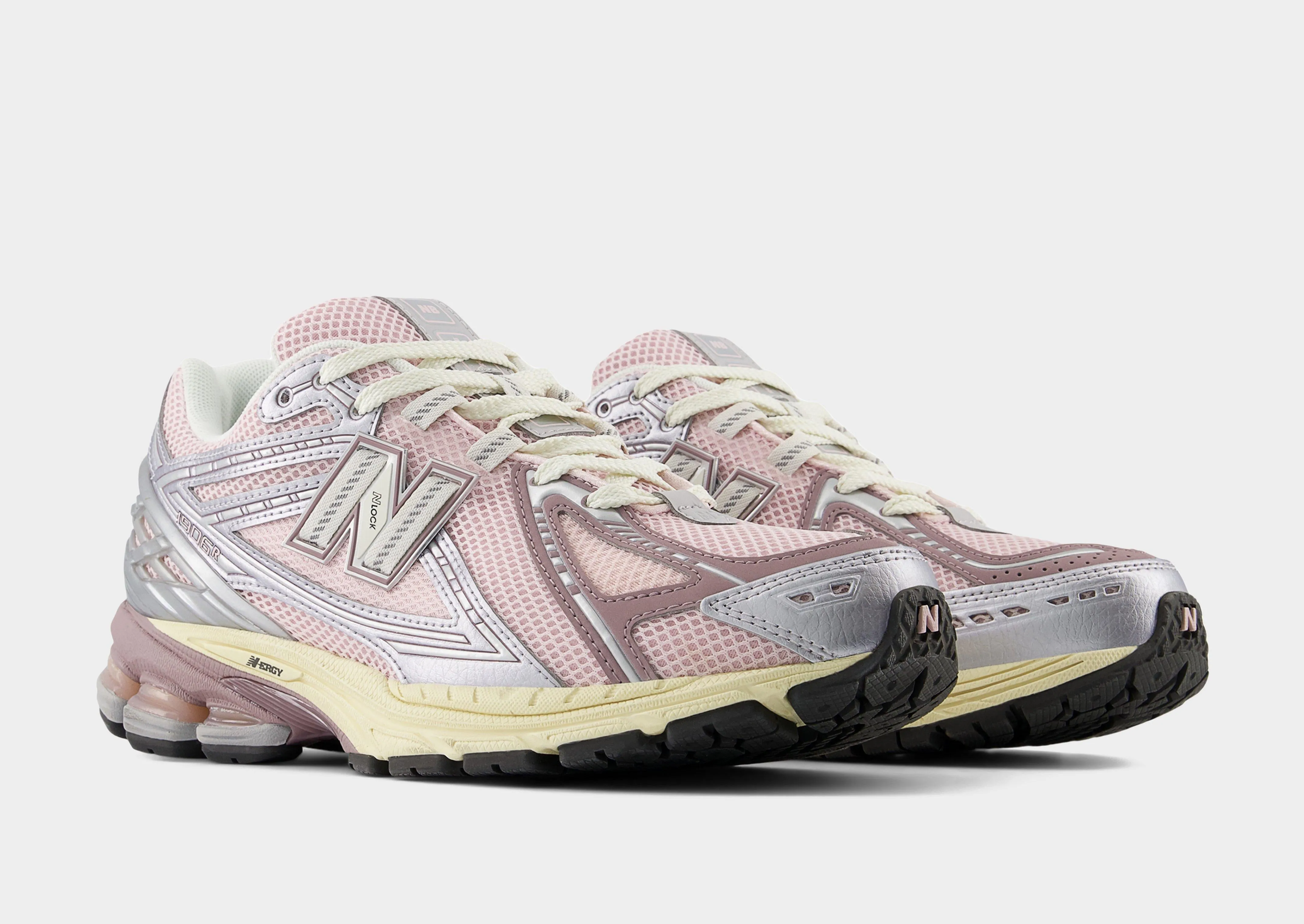 Velvet-Finish 1906 Women's