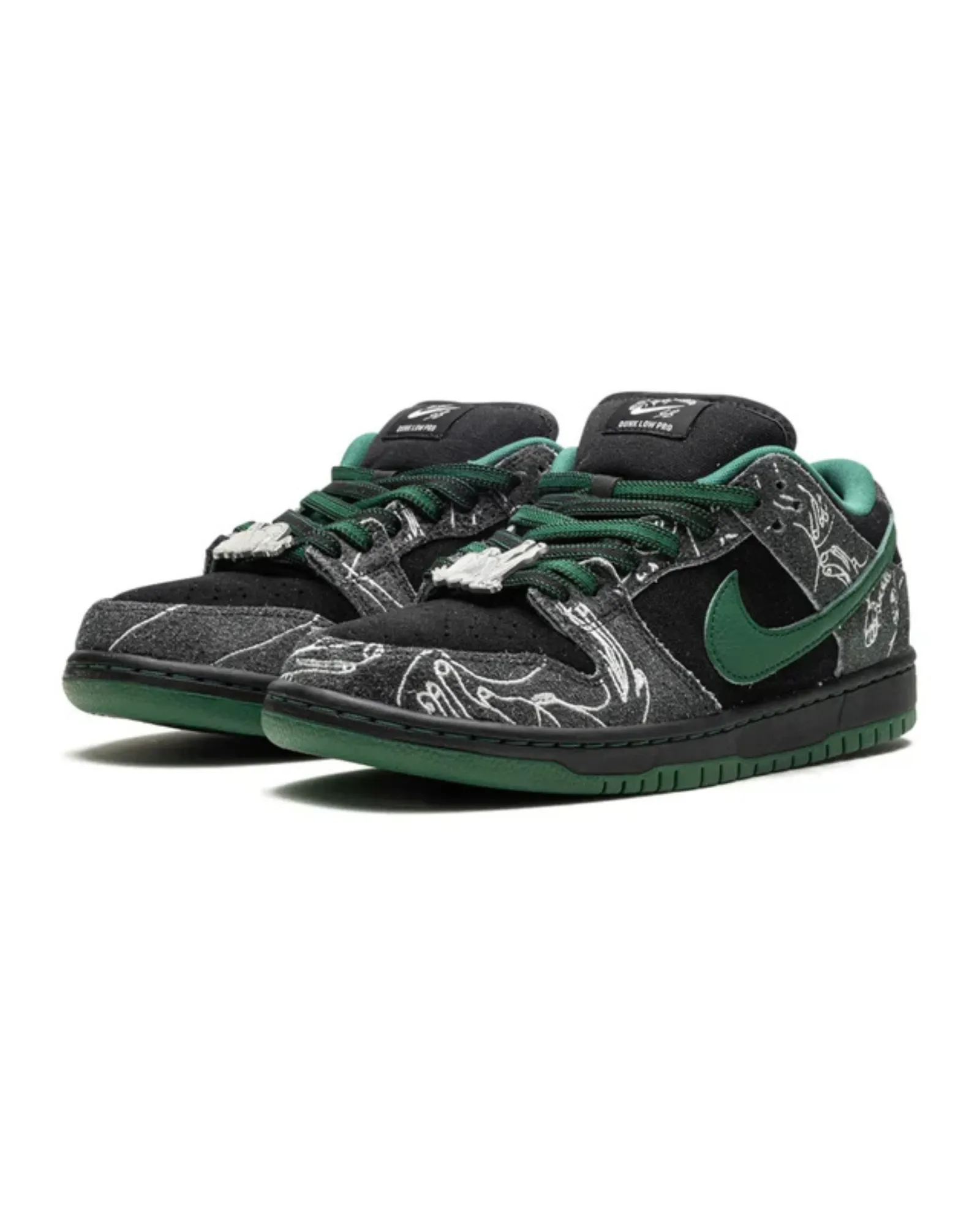 Versatile Outfit Nike SB Dunk Low There Skateboards