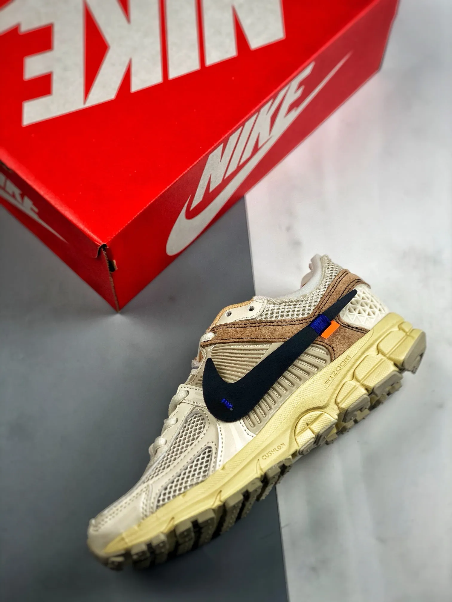 Vomero 5 x OW White Customs Training Gear