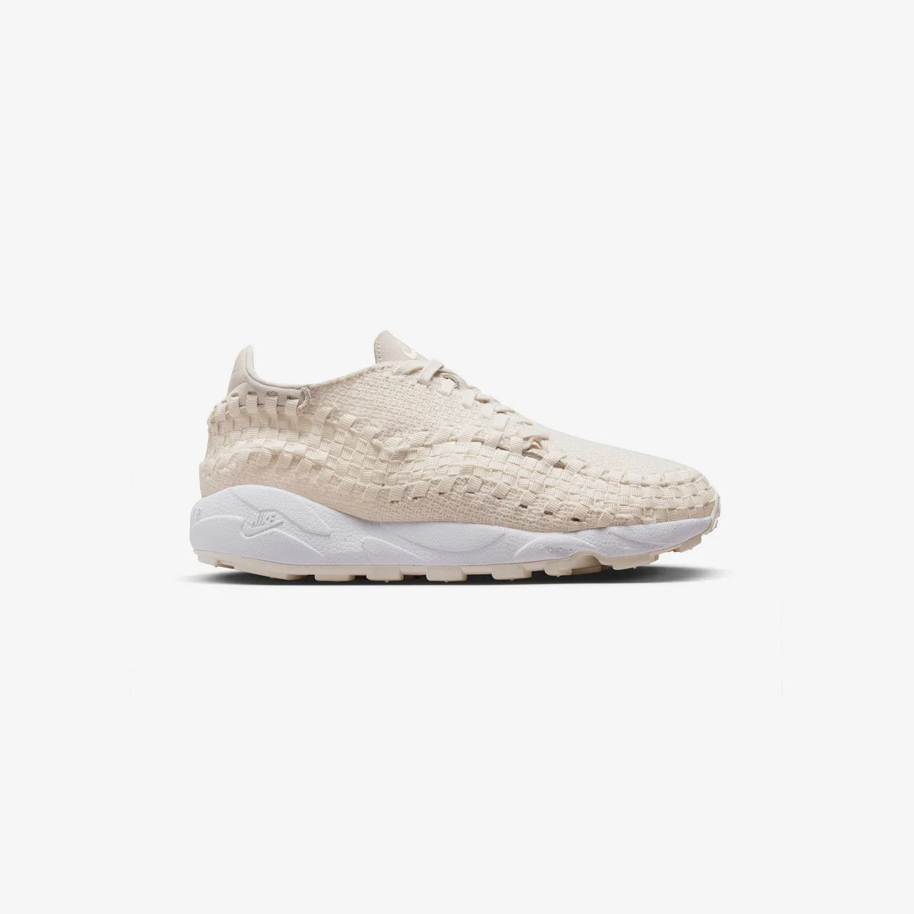 Layered Design Luxurious Touch Wmns Air Footscape Woven