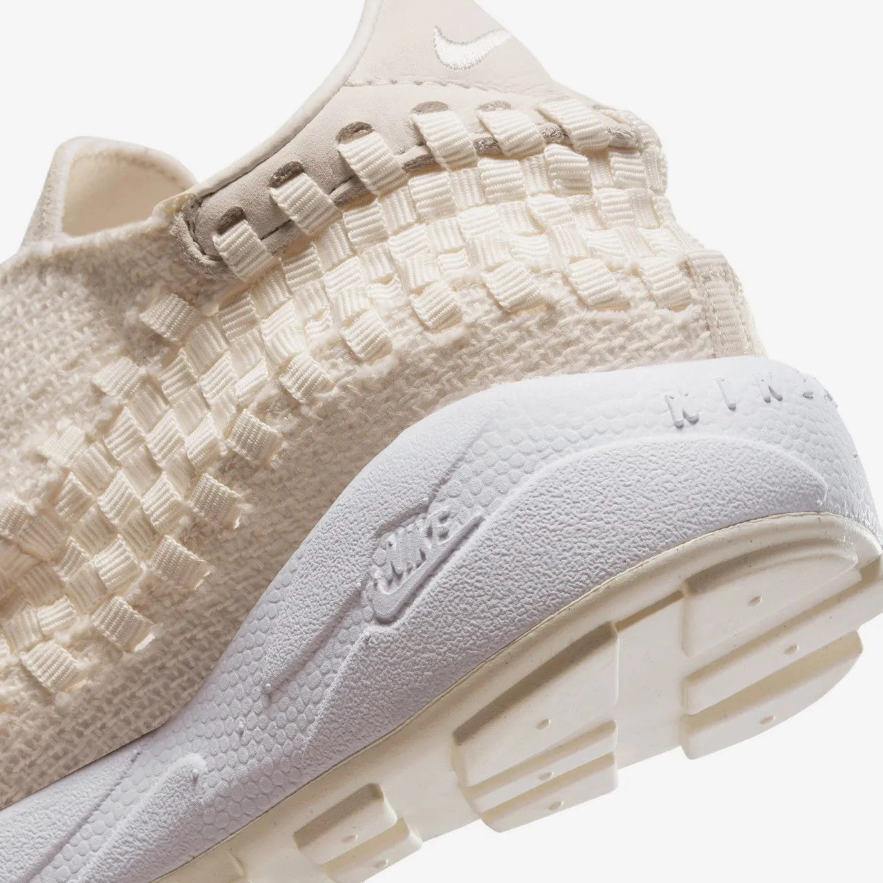 Wmns Air Footscape Woven Dynamic lining