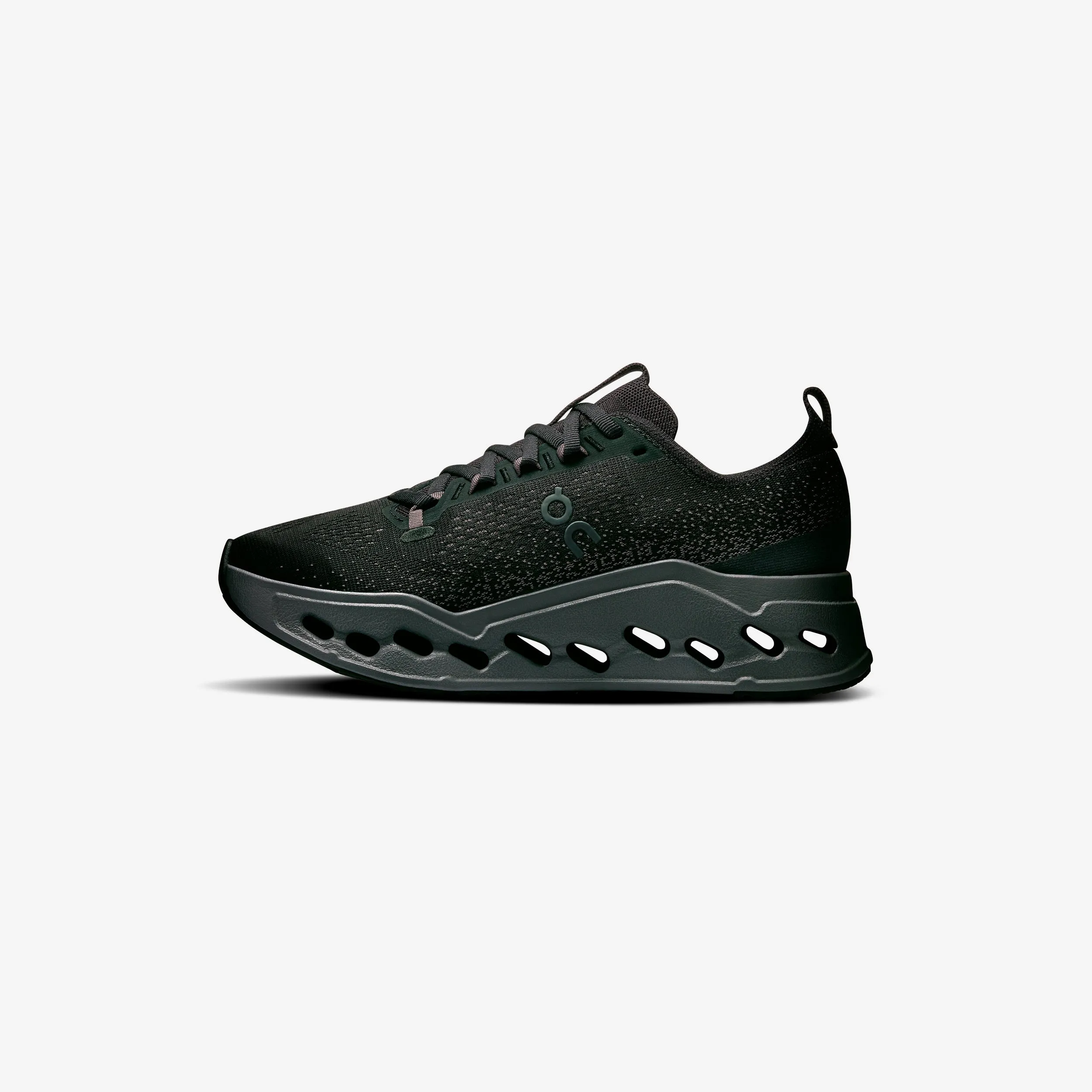 Wmns Cloudsurfer Max Durable elegance