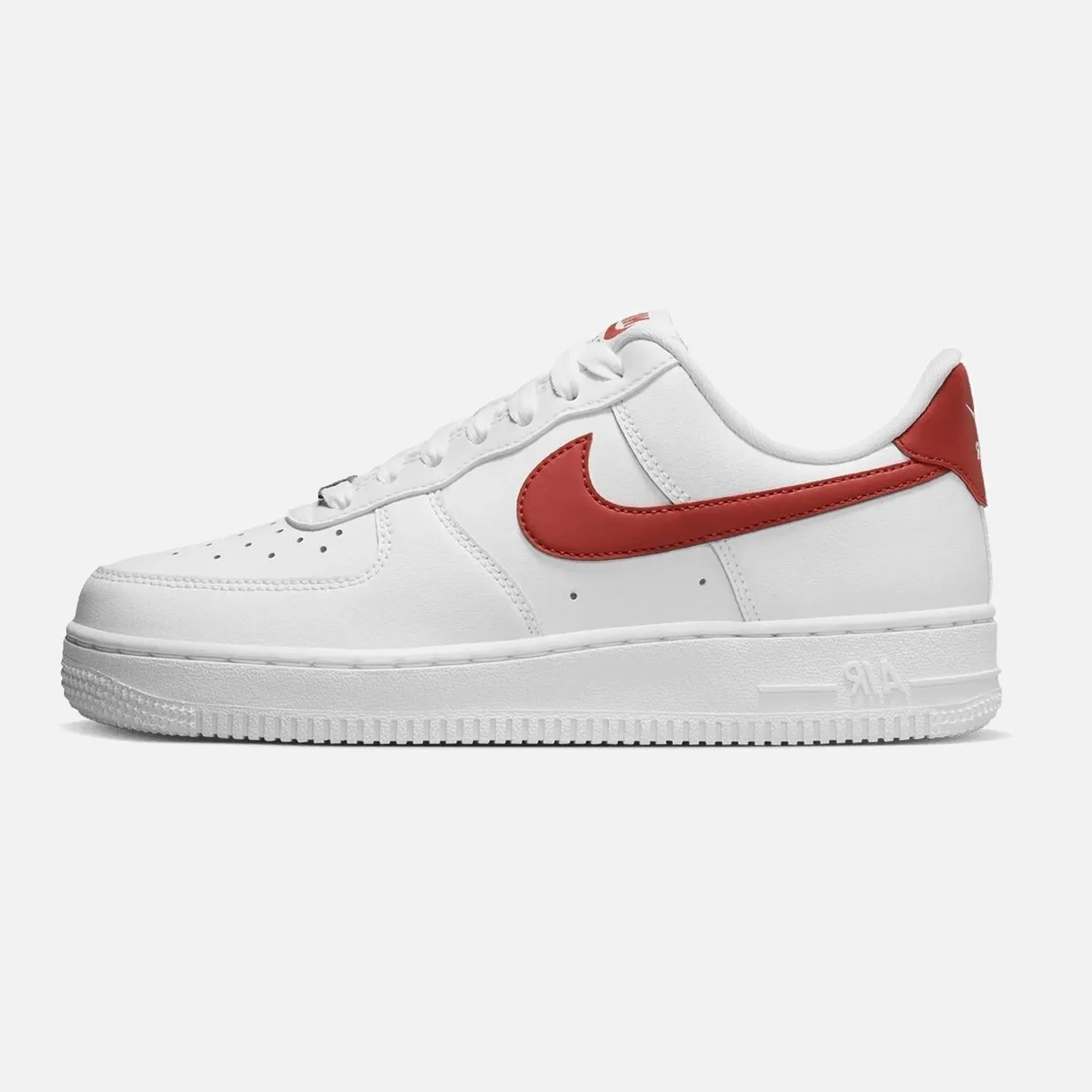 elite running shoes Innovative Features Womens Nike Air Force 1 07 White
