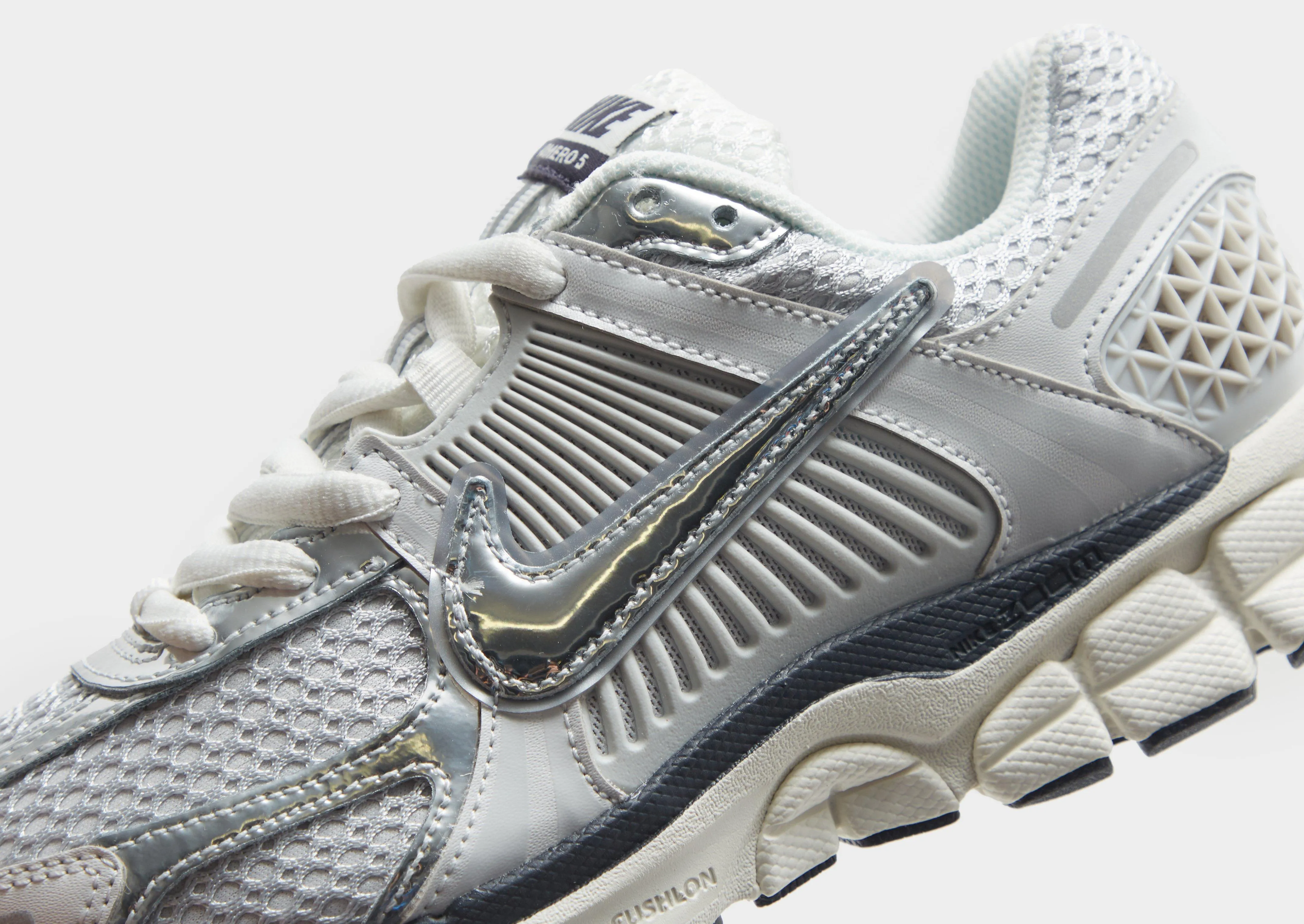 Zoom Vomero 5 Women's Adaptable